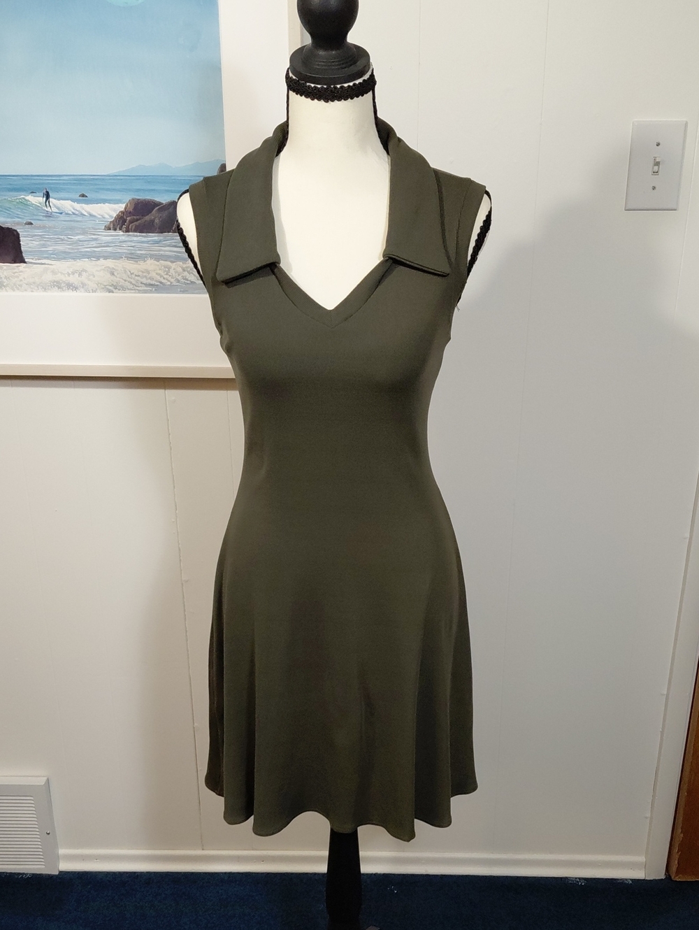 90s Vintage Sleeveless V-Neck Collared Fit & Flare Dress - Olive